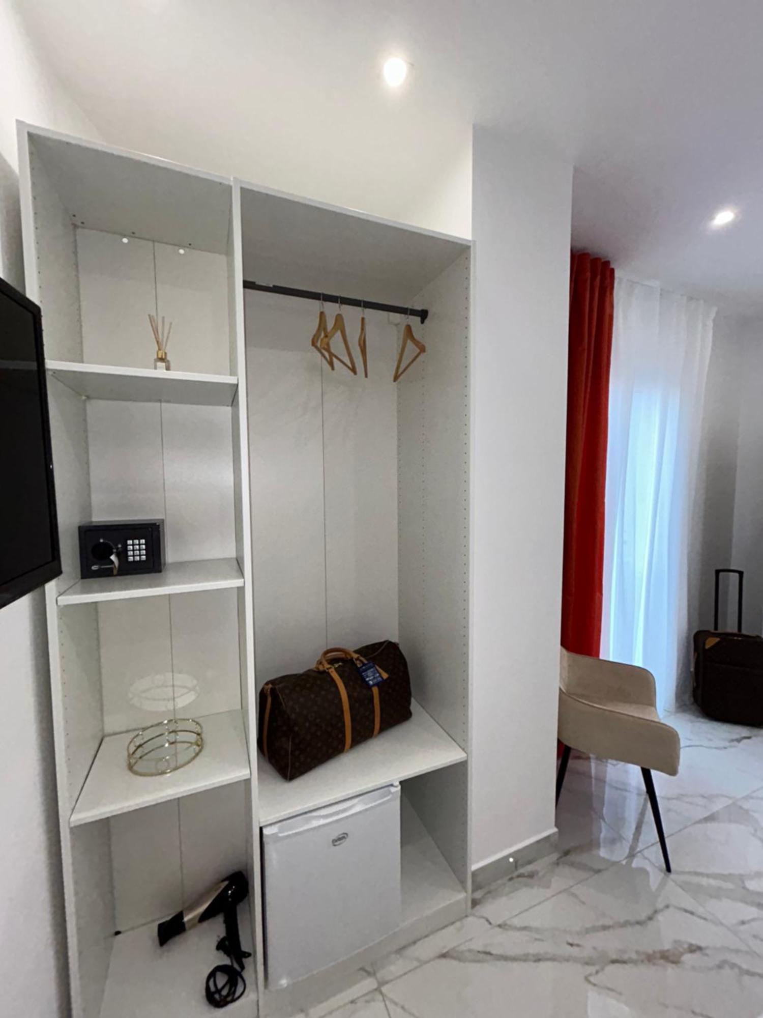 Savior Deluxe Rooms Neapel Exterior foto