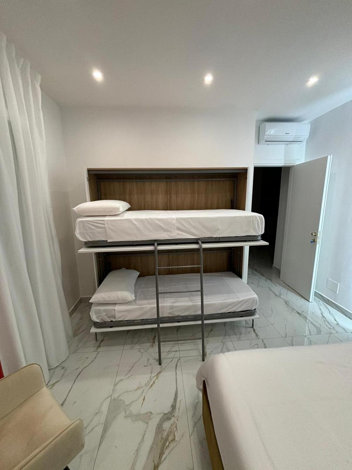 Savior Deluxe Rooms Neapel Exterior foto